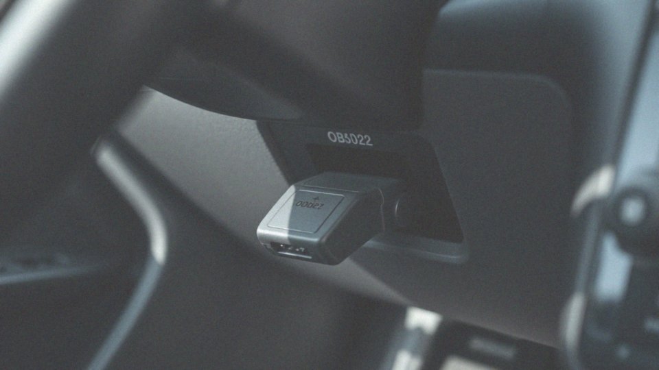 Jak podłączyć adapter OBD2 do samochodu?